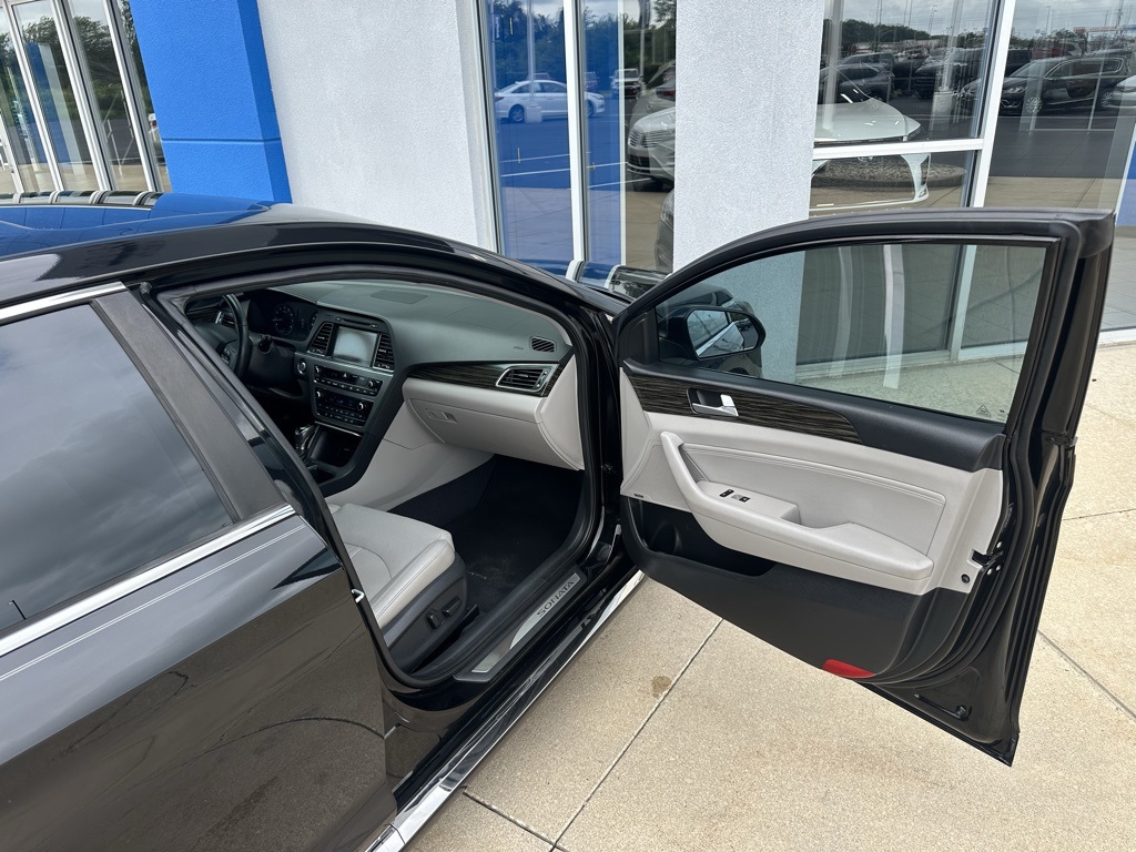 2017 Hyundai Sonata Limited photo 13
