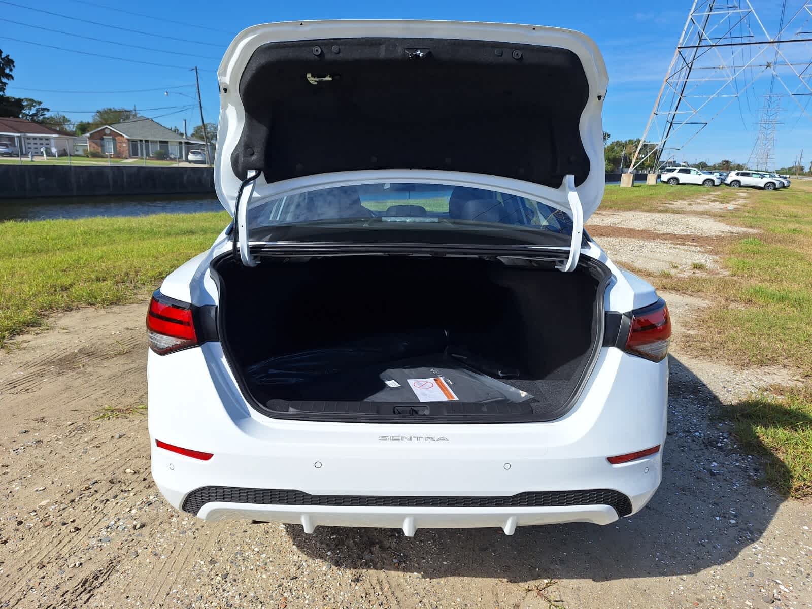 2025 Nissan Sentra SV photo 23