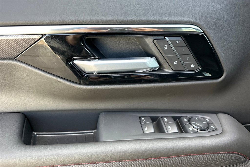 2025 Chevrolet Tahoe RST photo 10