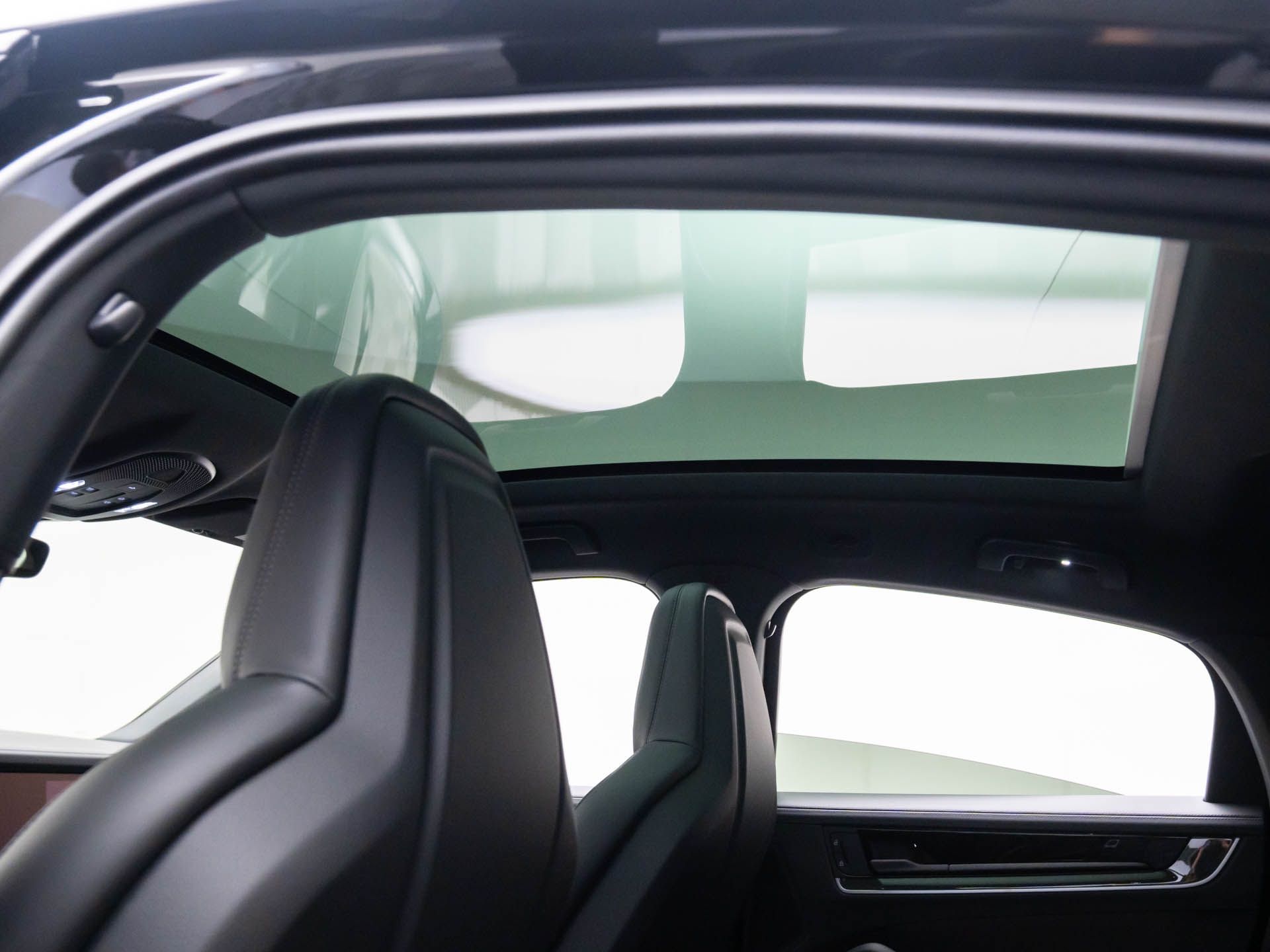 2025 Porsche Cayenne E-Hybrid Coupe photo 14