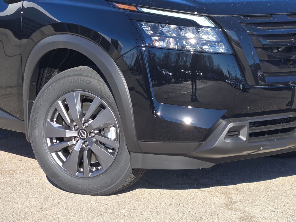2025 Nissan Pathfinder SV photo 3