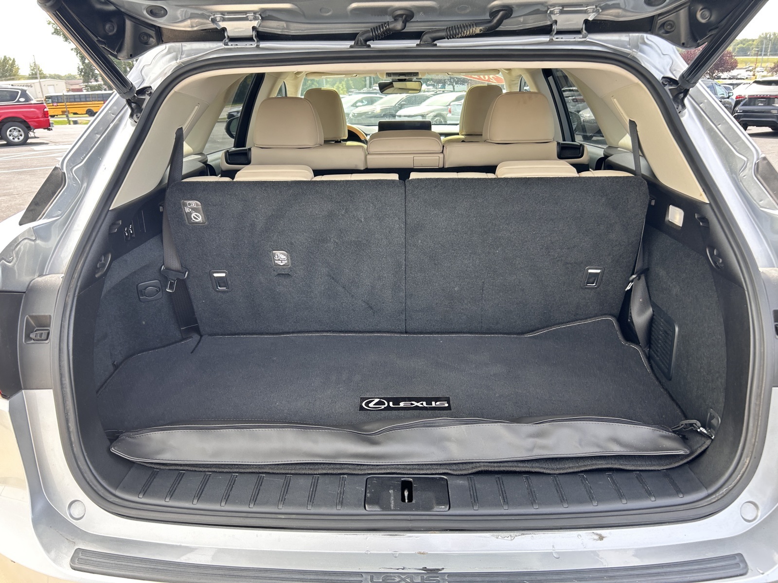 2022 Lexus RX 350L photo 10