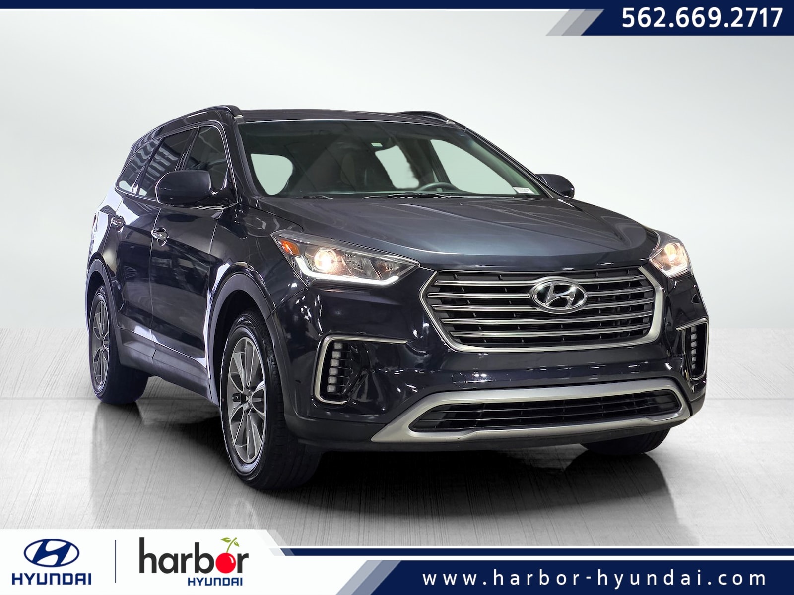 2019 Hyundai Santa Fe SE's photo