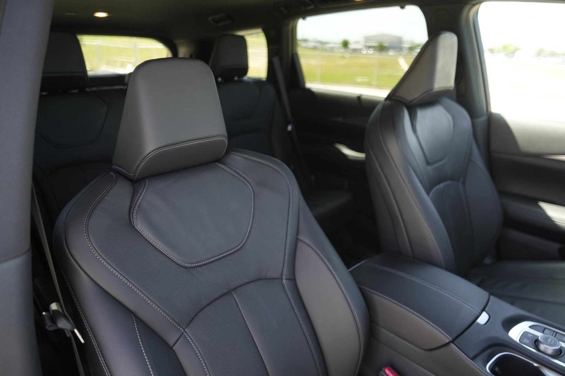 2025 Infiniti QX60 Luxe AWD photo 3