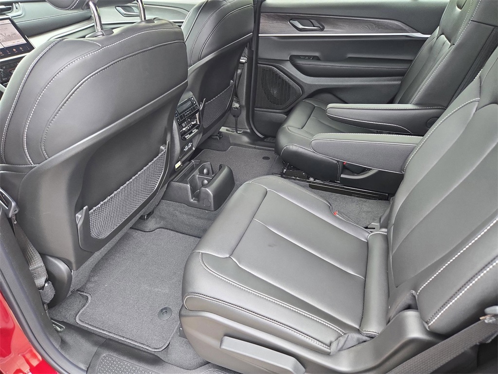 2025 Jeep Grand Cherokee Limited photo 31