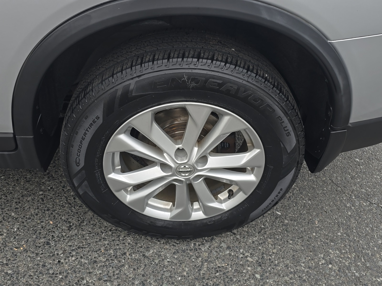 2016 Nissan Rogue SV photo 7