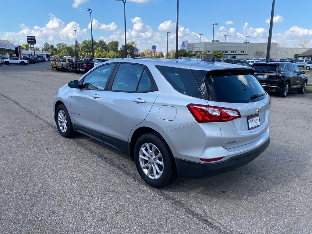 2020 Chevrolet Equinox LS photo 3
