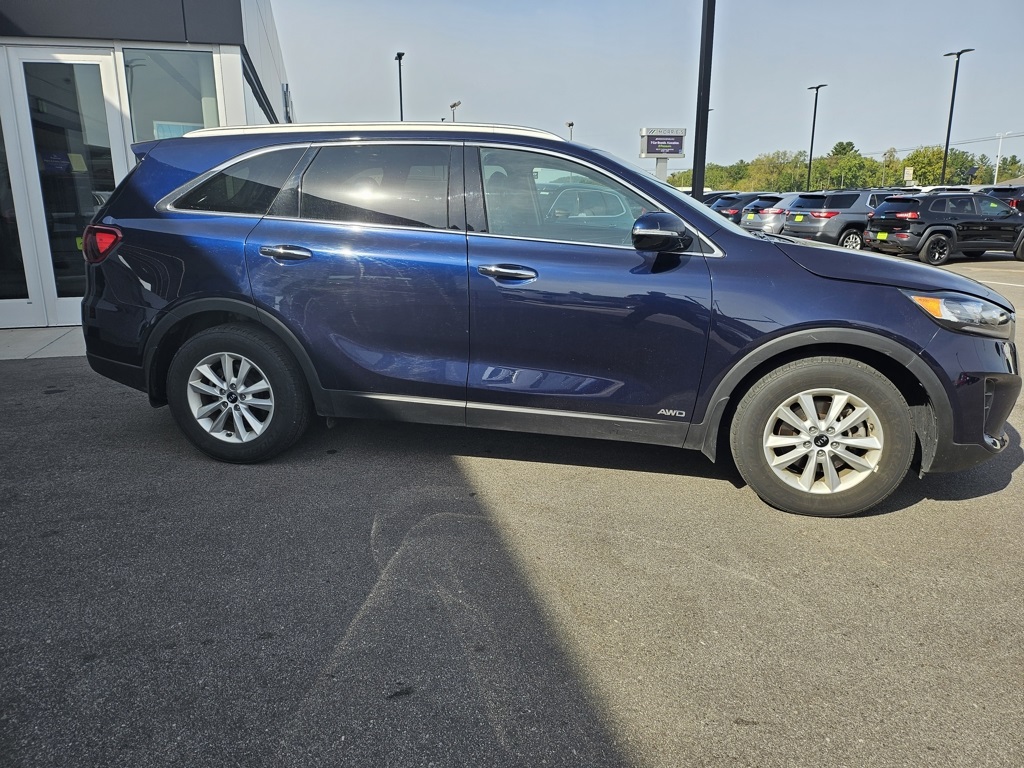2019 Kia Sorento LX photo 2