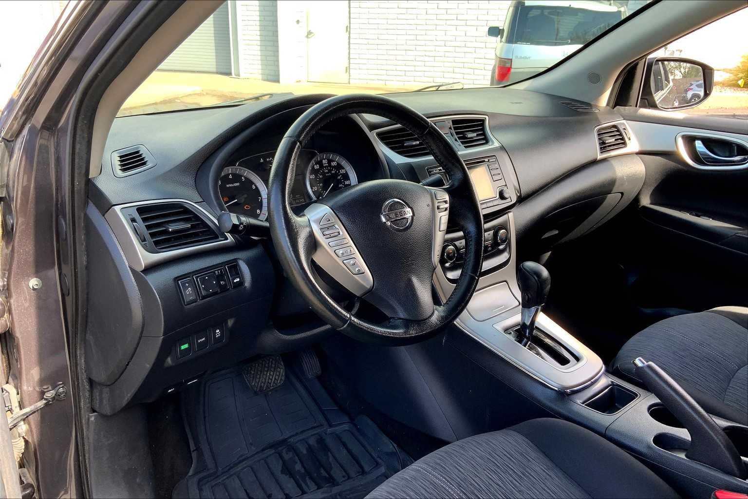 2015 Nissan Sentra SV photo 15