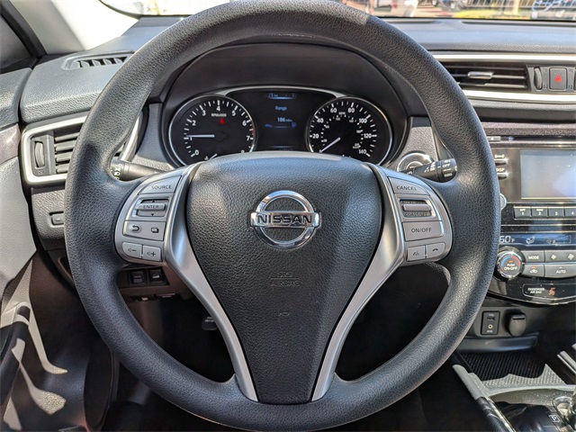 2016 Nissan Rogue SV photo 14