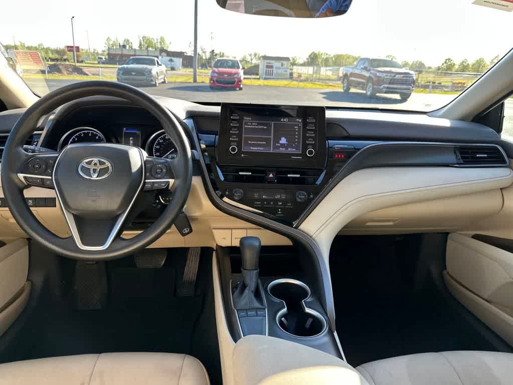2023 Toyota Camry LE photo 12