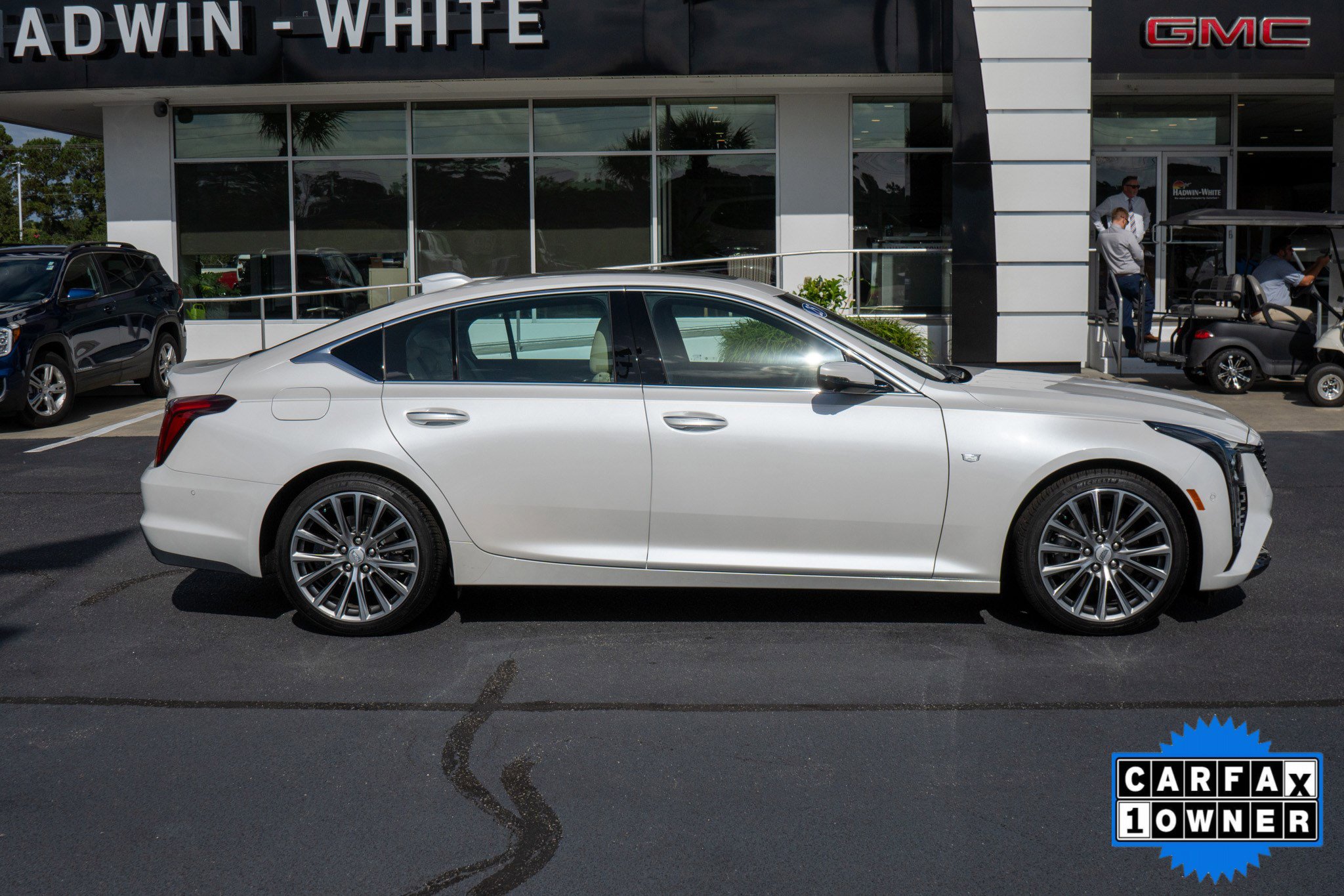 2025 Cadillac CT4 Premium Luxury photo 2