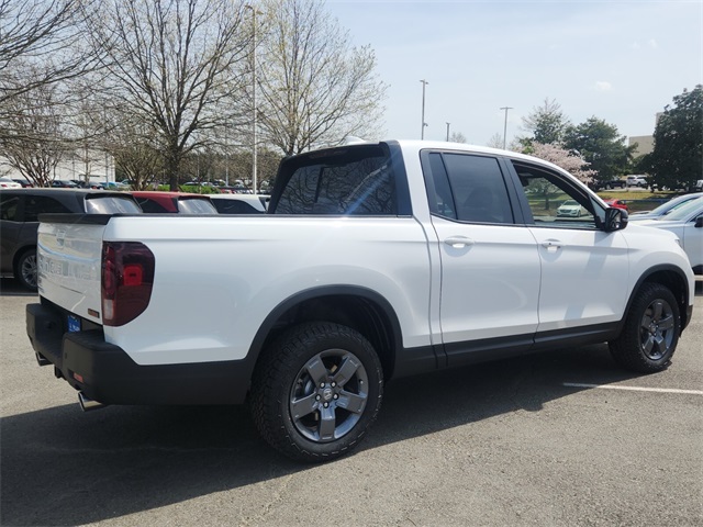 2025 Honda Ridgeline TrailSport photo 3