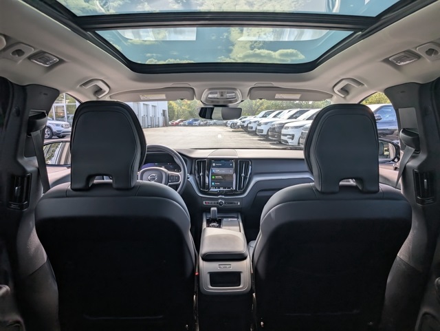 2025 Volvo XC60 B5 Core photo 29