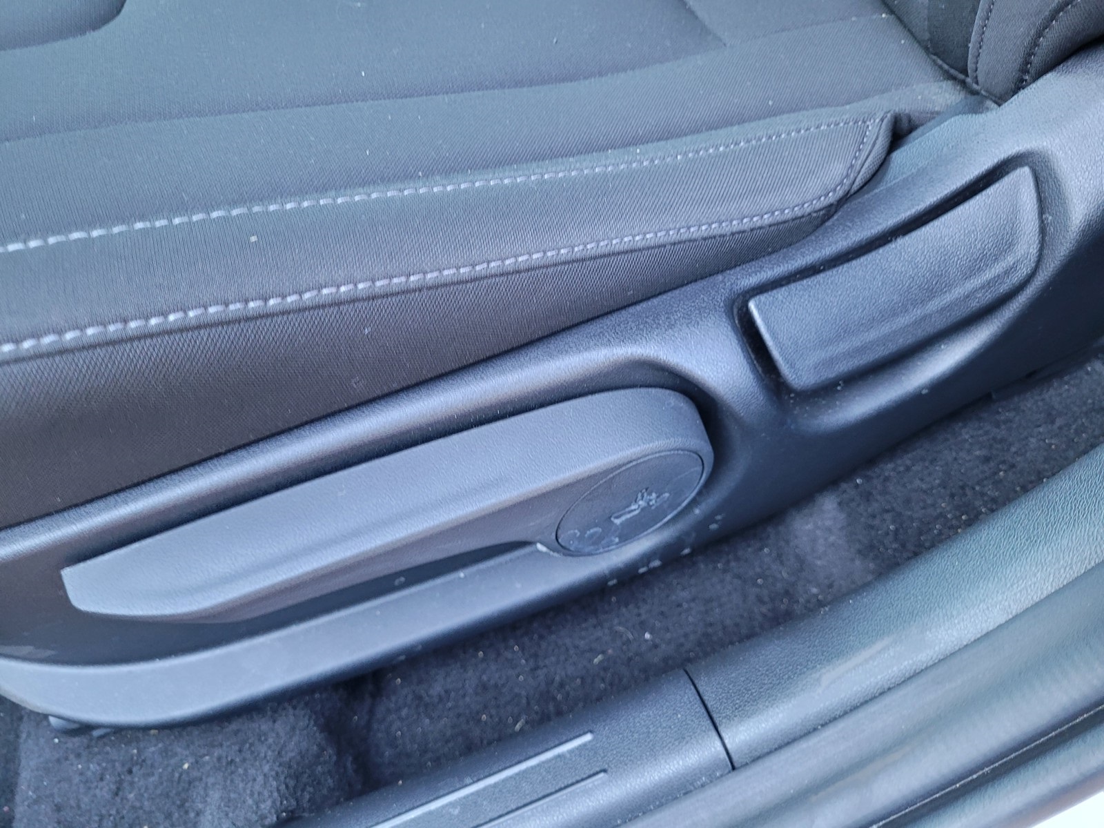 2025 Hyundai Elantra SEL Sport photo 14