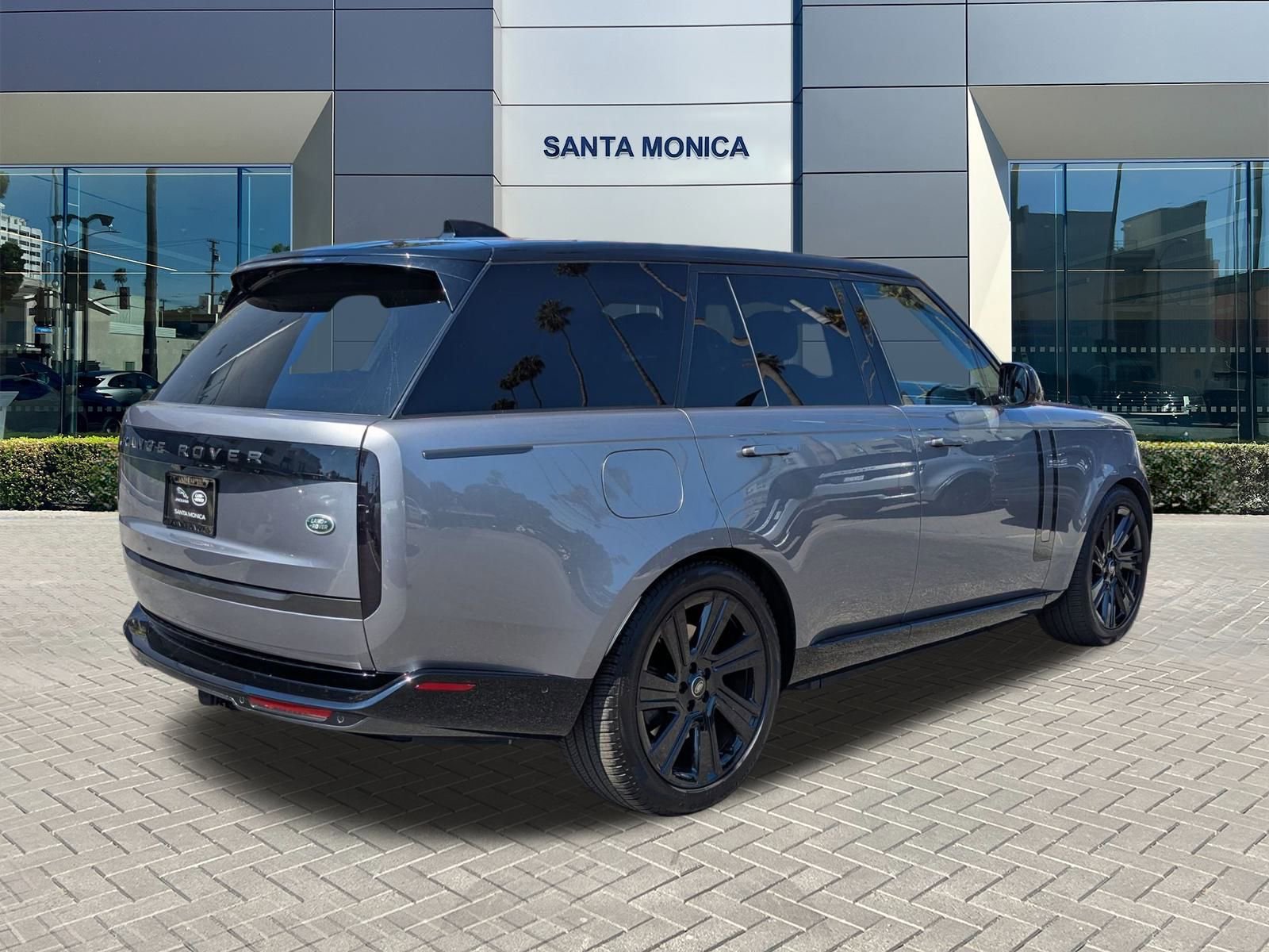 2023 Land Rover Range Rover SE photo 5