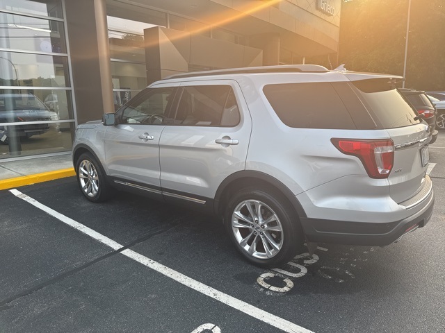 2018 Ford Explorer XLT photo 3