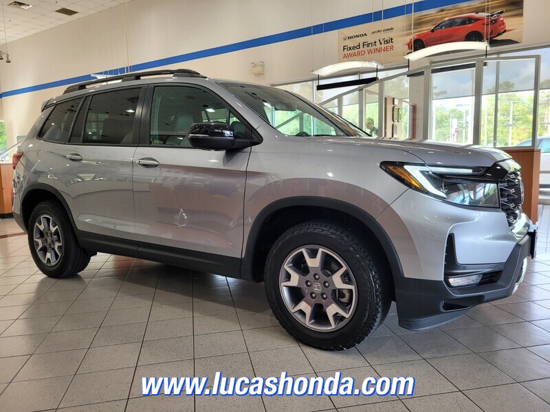 2023 Honda Passport TrailSport photo 3