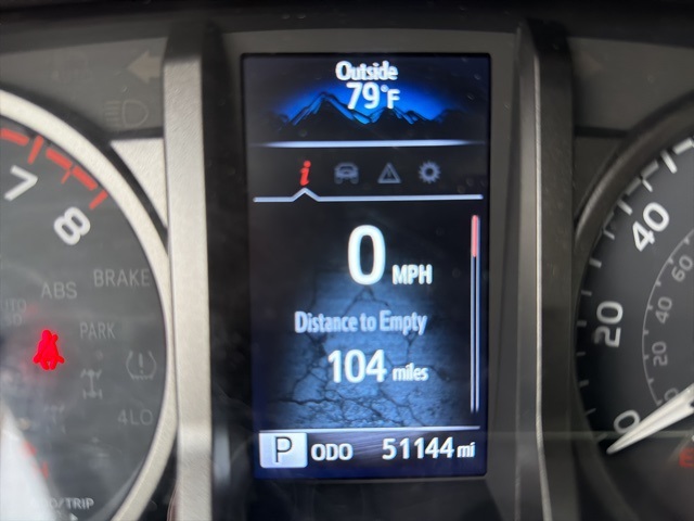 2022 Toyota Tacoma TRD Sport photo 2