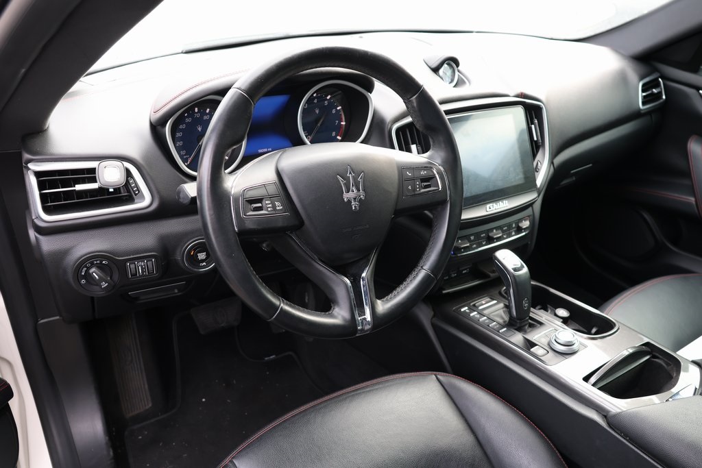 2019 Maserati Ghibli photo 2