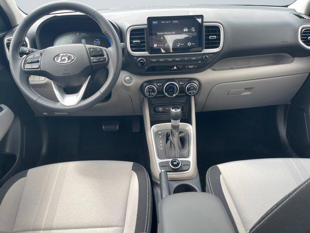 2025 Hyundai Venue SEL Limited photo 10