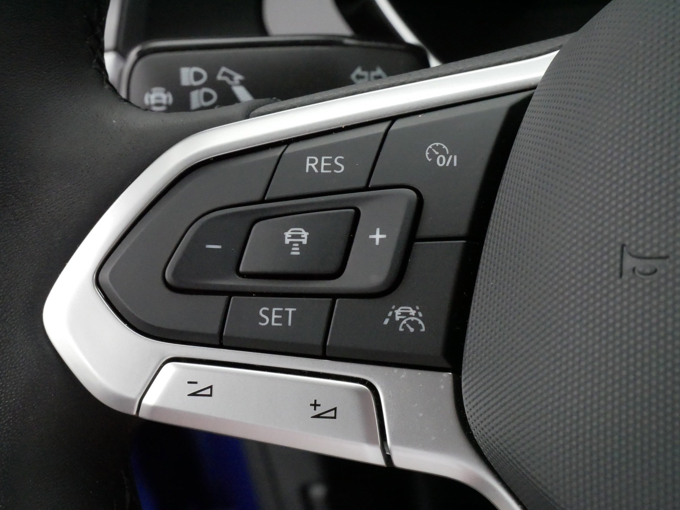 2024 Volkswagen Jetta SE photo 23