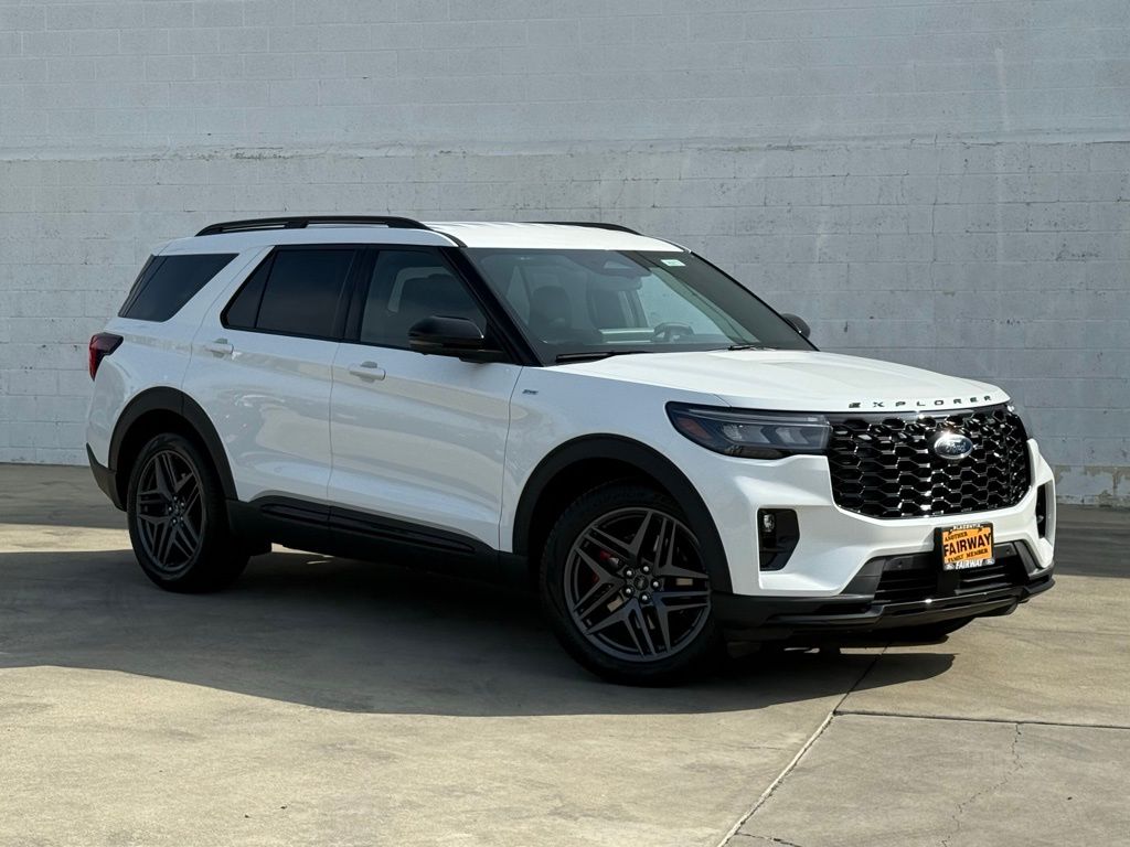 2026 Ford Explorer ST-LINE's photo