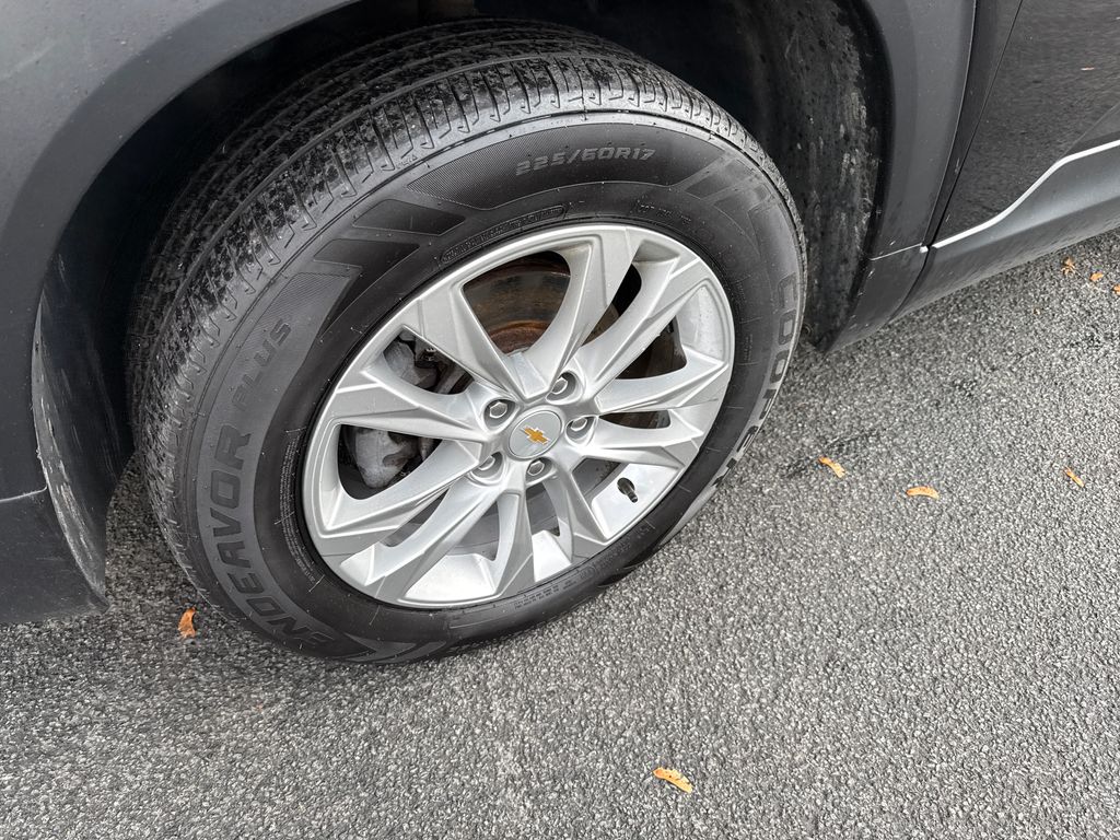 2022 Chevrolet Trailblazer LS photo 2