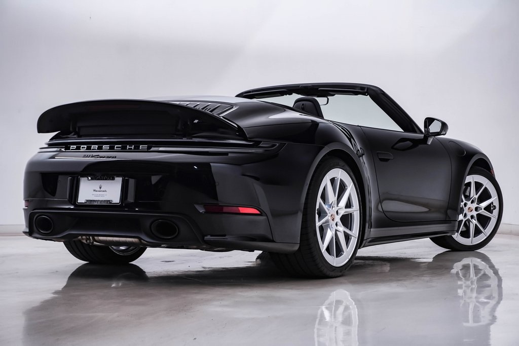 2025 Porsche 911 photo 11