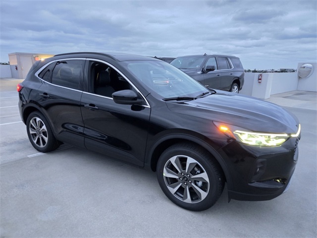 2025 Ford Escape Platinum photo 2