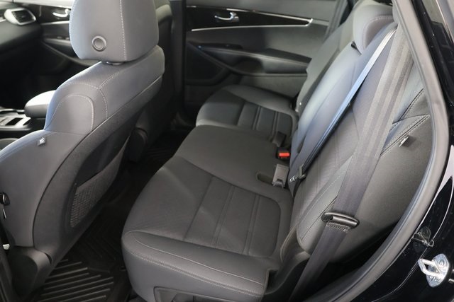 2020 Kia Sorento LX photo 12