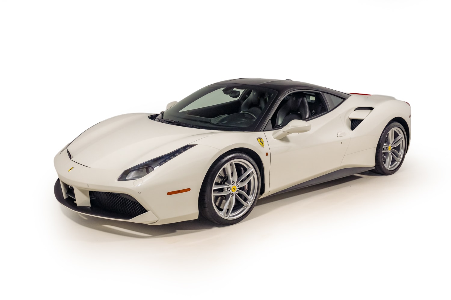 2016 Ferrari 488 GTB photo 2