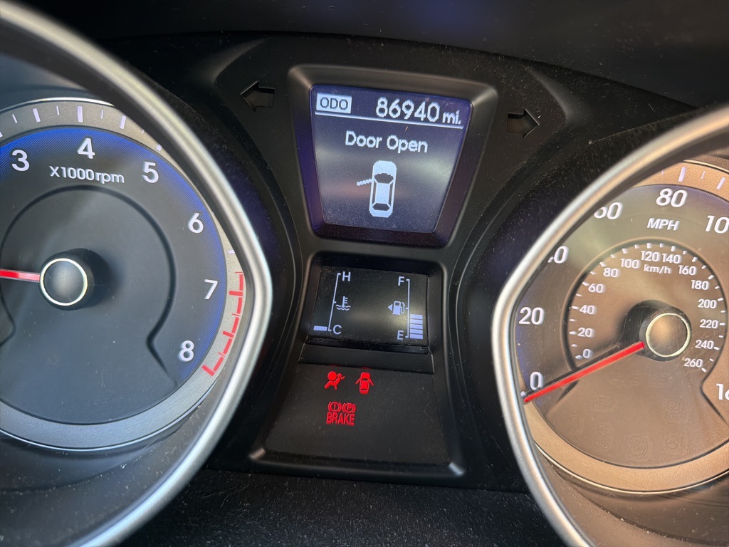 2013 Hyundai Elantra GT Base's photo