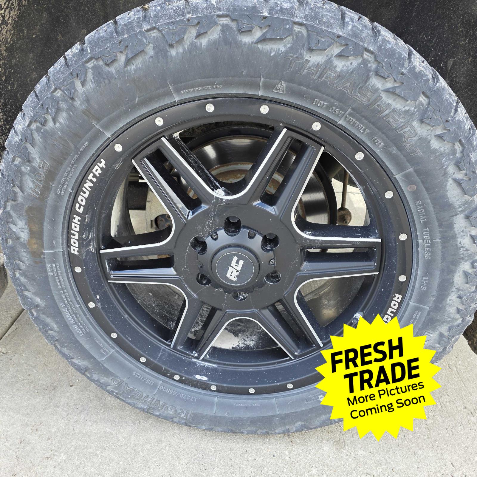 2016 Chevrolet Suburban LTZ photo 2