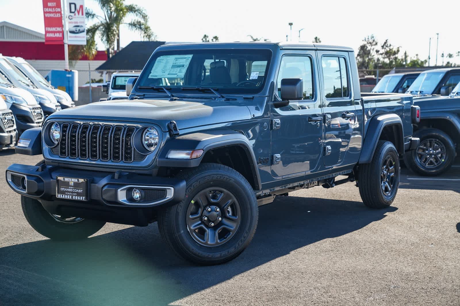 2026 Jeep Gladiator Sport's photo