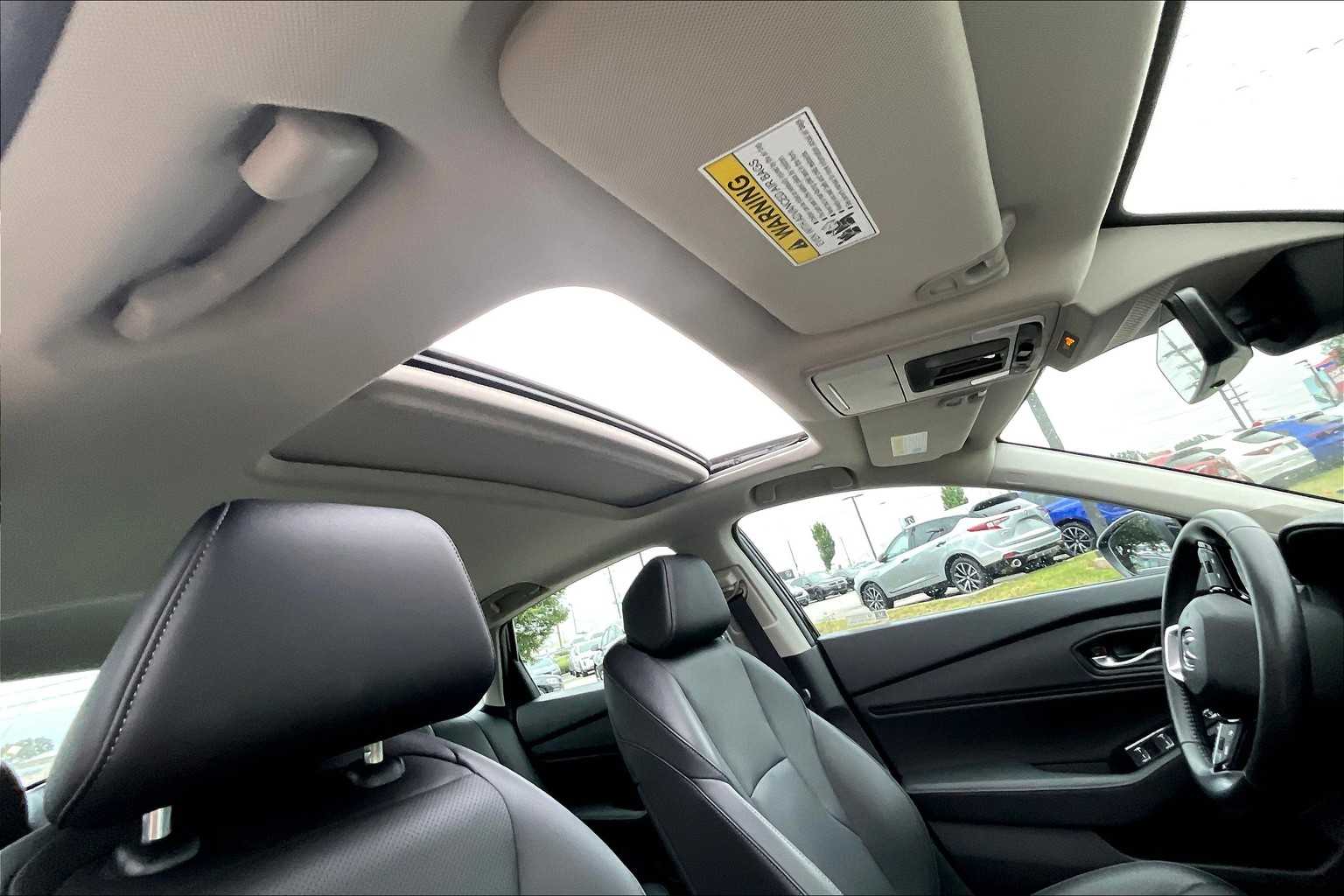 2023 Honda Accord Hybrid Touring photo 12