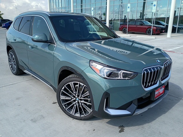 2026 BMW X1 28i's photo