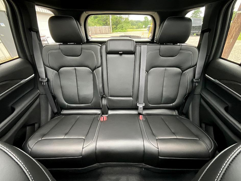 2025 Jeep Grand Cherokee Limited photo 32