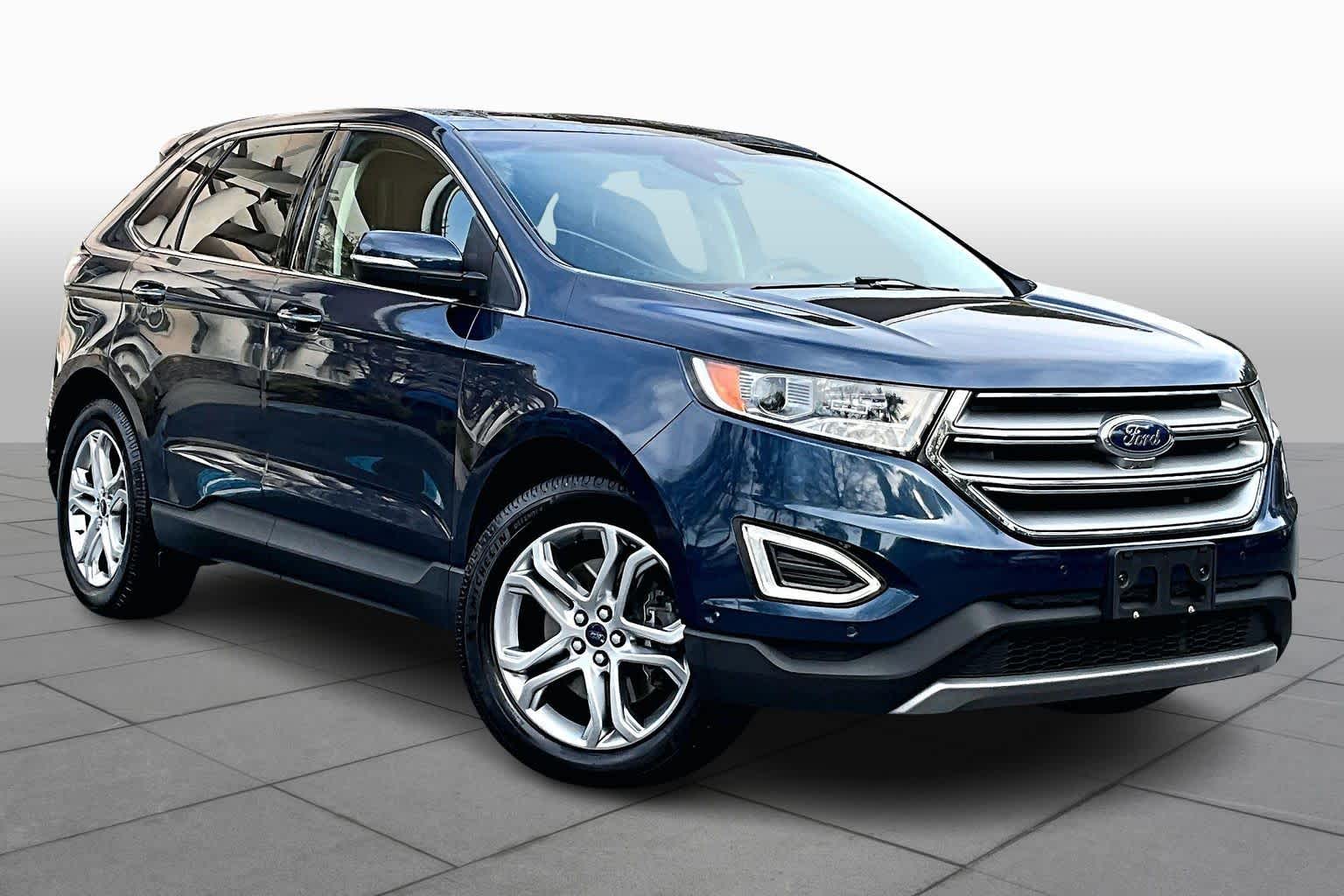 2017 Ford Edge Titanium photo 2