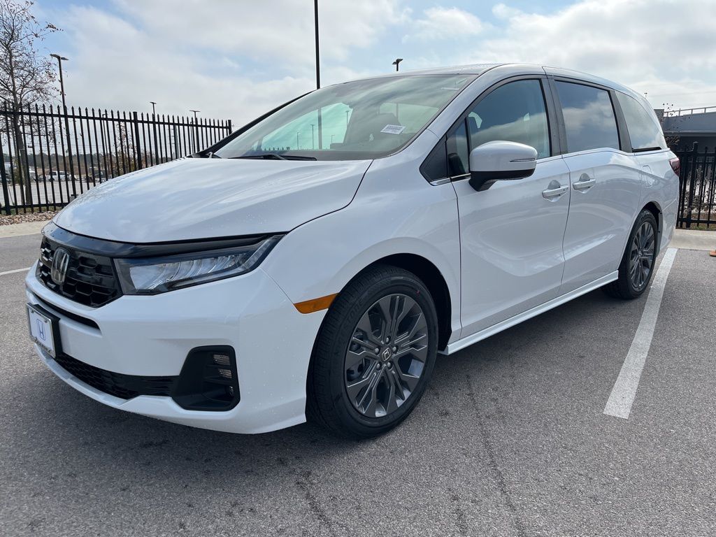 2026 Honda Odyssey Touring's photo