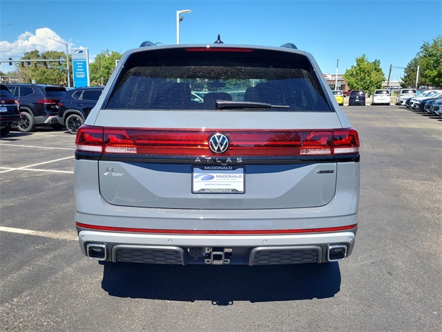 2025 Volkswagen Atlas Peak Edition SE photo 4