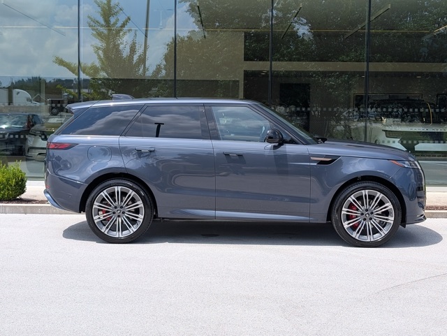 2025 Land Rover Range Rover Sport SE photo 7