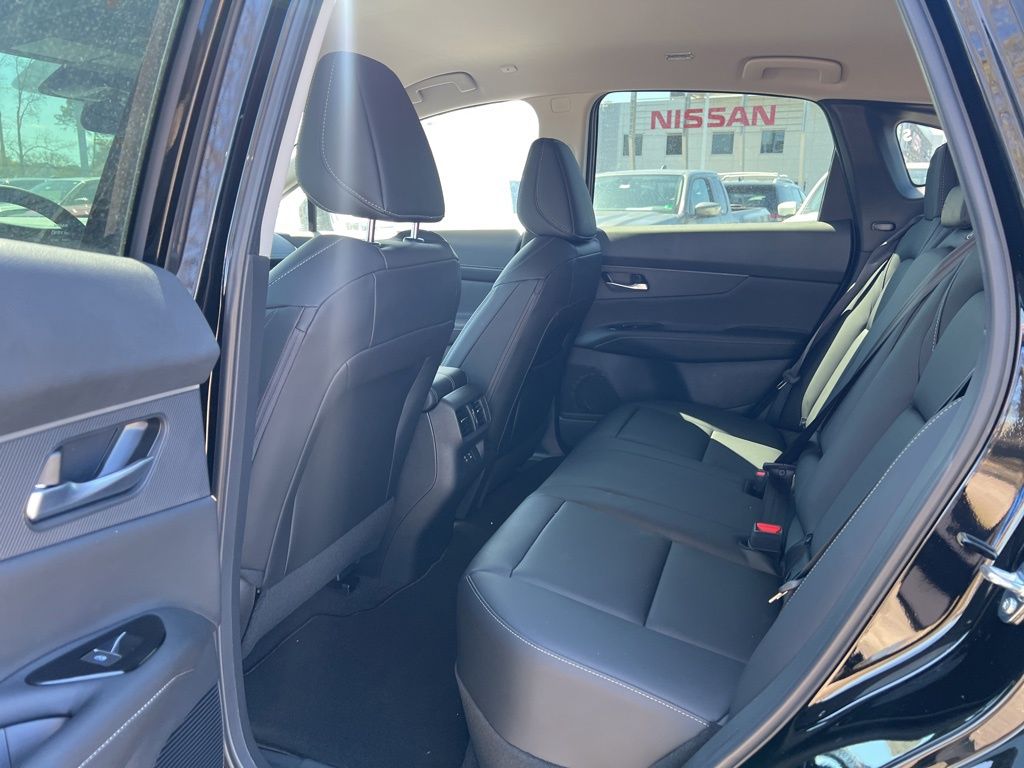 2025 Nissan Murano SV photo 2