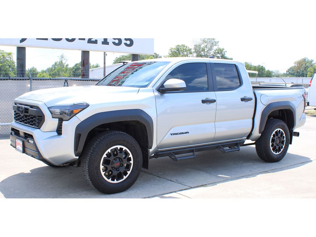 2024 Toyota Tacoma TRD Double Cab photo 2