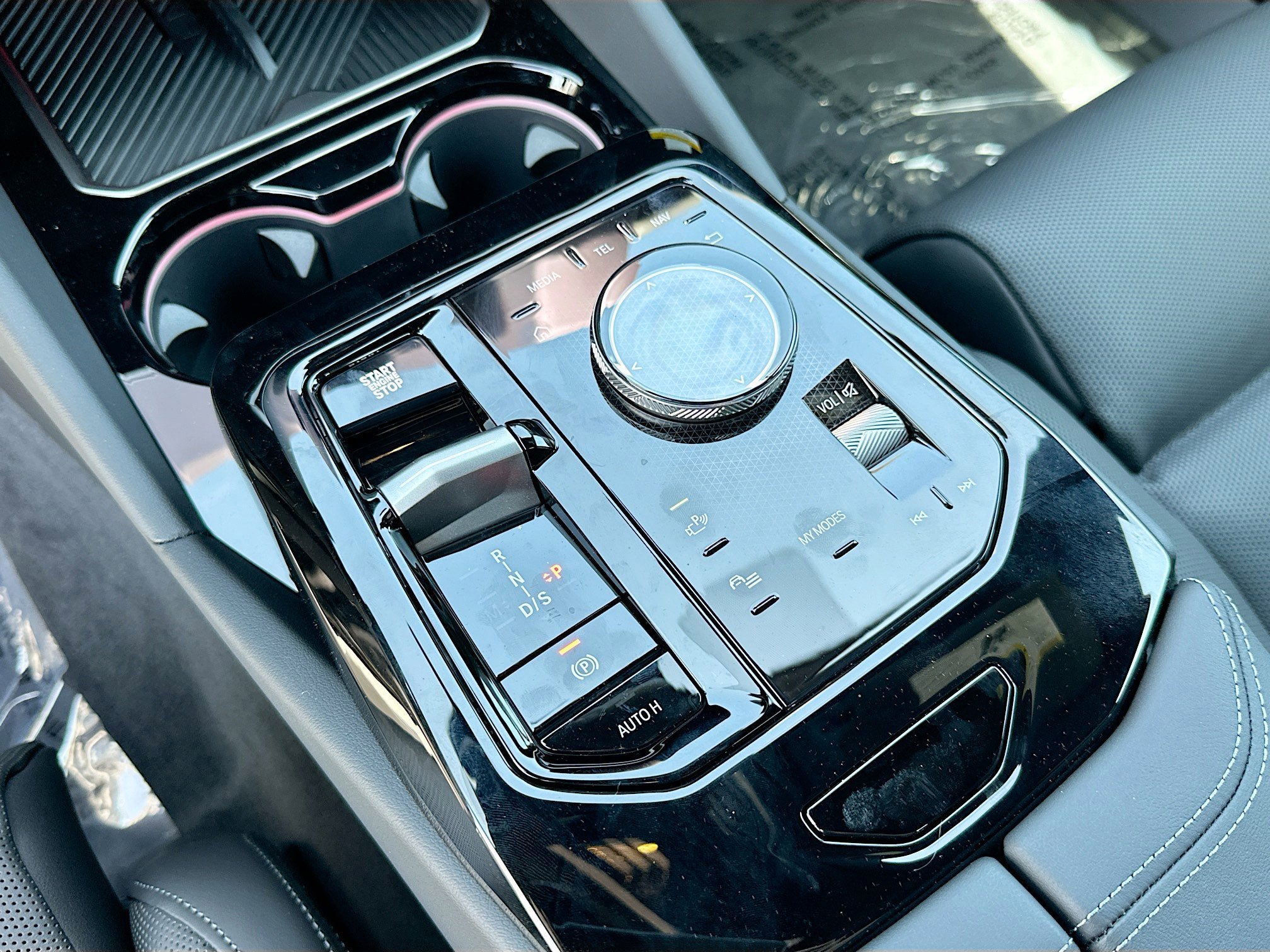 2025 Bmw 550e 550e xDrive photo 14