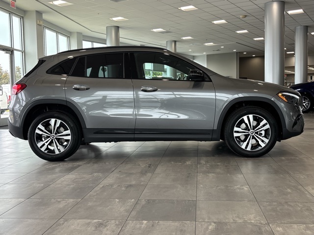 2026 Mercedes Benz GLA 250 photo 2