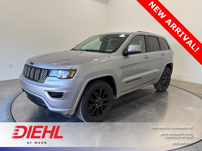 2018 Jeep Grand Cherokee Altitude photo 3