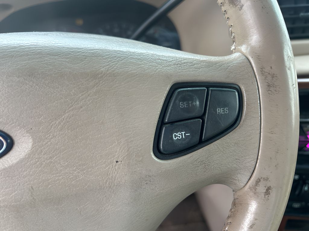 2002 Ford Windstar photo 15
