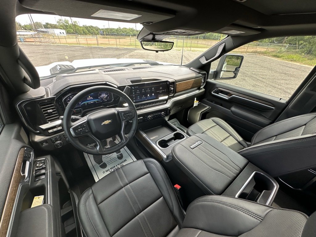 2025 Chevrolet Silverado 2500HD High Country photo 19