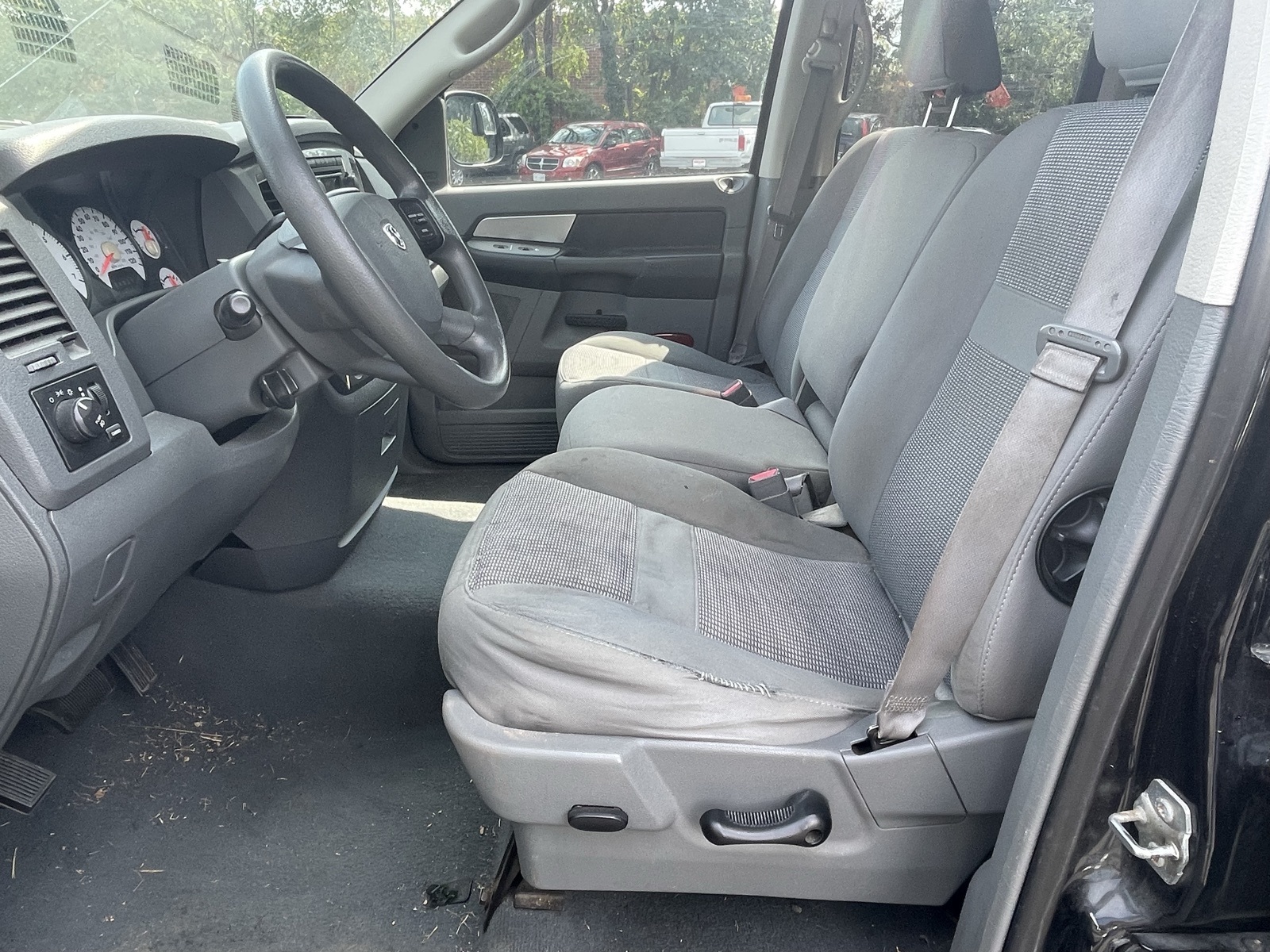 2008 Dodge Ram SLT photo 22